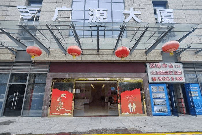 平湖广源大厦办公室出租：多功能空间满足多样化办公需求